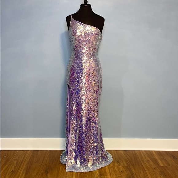 Faeriesty Elegant Purple Sequin One-Shoulder Dress - Picture 2 of 15